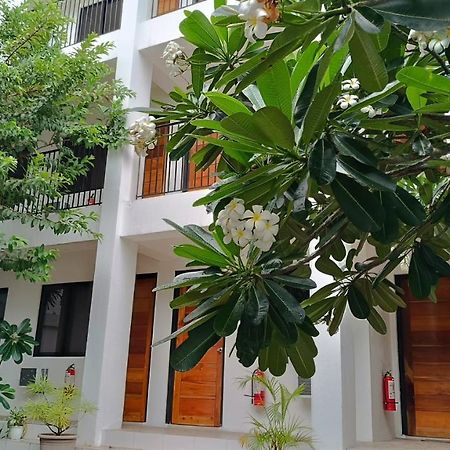 The Palines Apartment Hotel San Pedro  Exterior photo